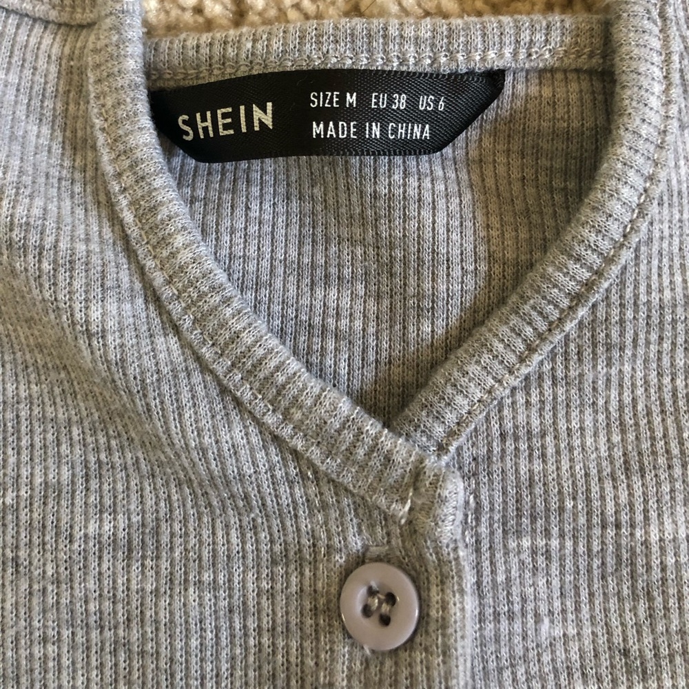 Cropped Button Front Tank Top - Picture 6 of 8